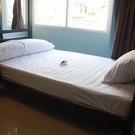 One One Hostel Patong Exterior photo