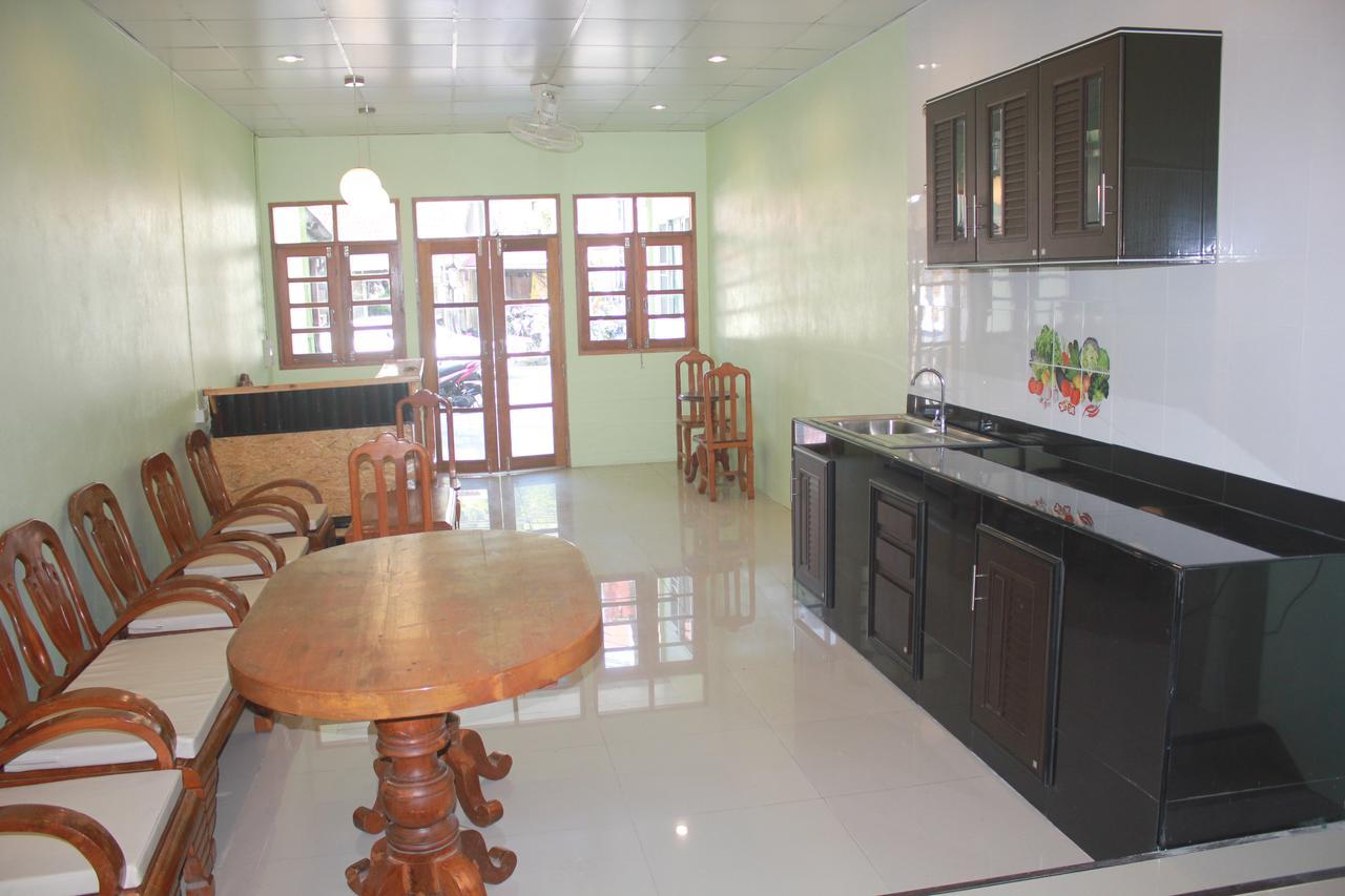 One One Hostel Patong Exterior photo