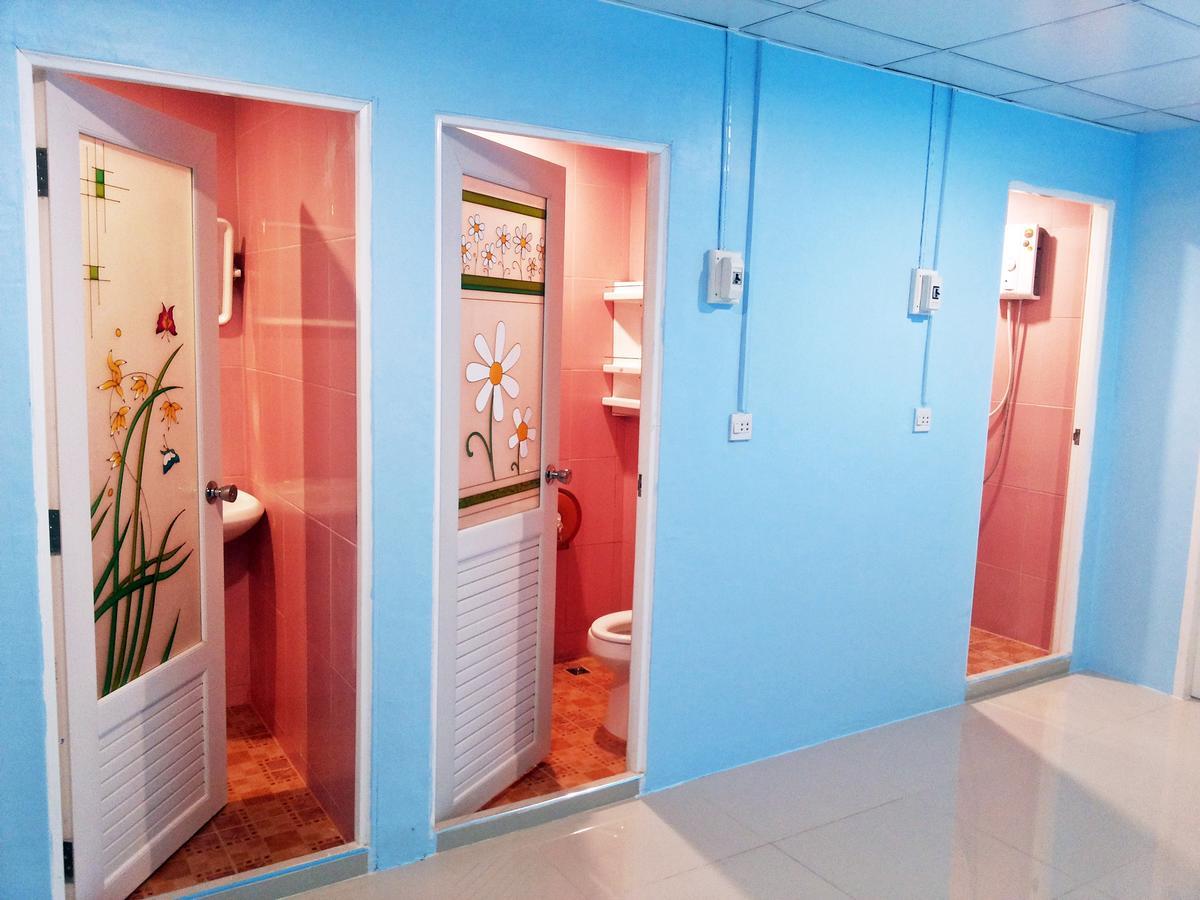 One One Hostel Patong Exterior photo