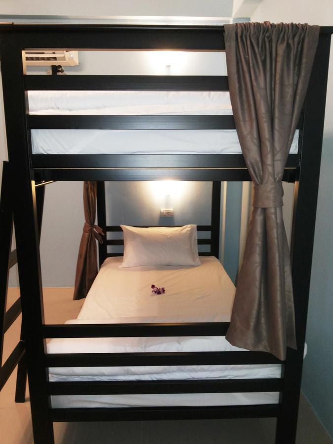 One One Hostel Patong Exterior photo